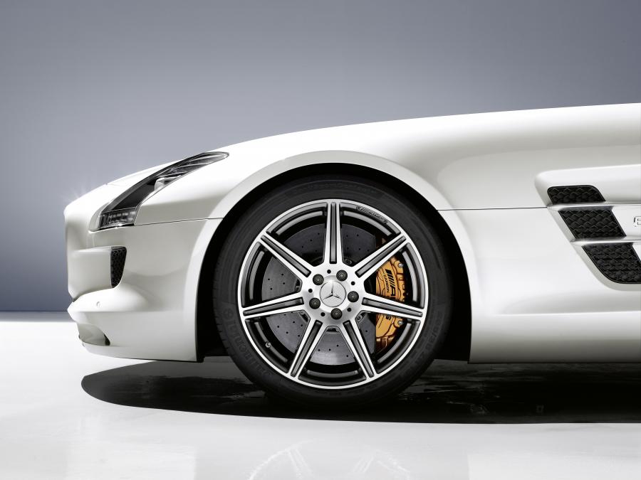  Mercedes-Benz SLS AMG Roadster 2011 года  (фото 142 из 183)